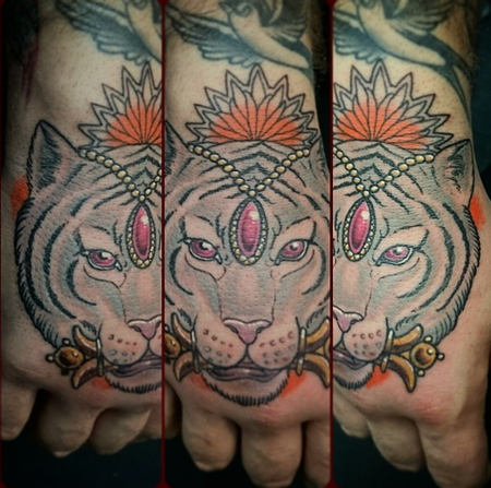 Tattoos - Tiger Hand Piece - 99398